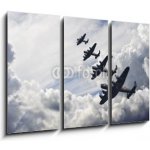 Obraz 3D třídílný - 105 x 70 cm - World War Two British vintage flight formation Druhá světová válka britská letová formace – Hledejceny.cz