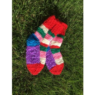 Ponožky od Magdy Ručně pletené veselé ponožky červená fialová – Zbozi.Blesk.cz