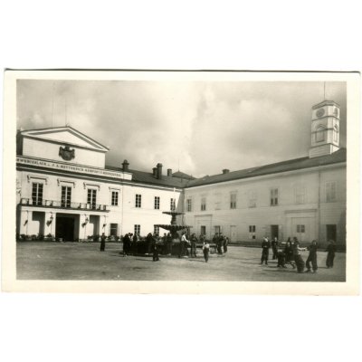 LÁZNĚ KYNŽVART. Zámek. – Zboží Dáma