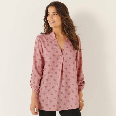 Dlouhá krepová halenka s potiskem puntíků růžová/hnědošedá – Zboží Dáma