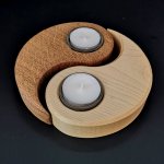 AMADEA Dřevěný svícen jin - jang, masivní dřevo,15x11,5x3 cm – Sleviste.cz