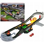 Mattel Cars Auta Dráha Rallye Golden Piston s kovovým vozidlem Blesk McQueen HPD81 – Sleviste.cz