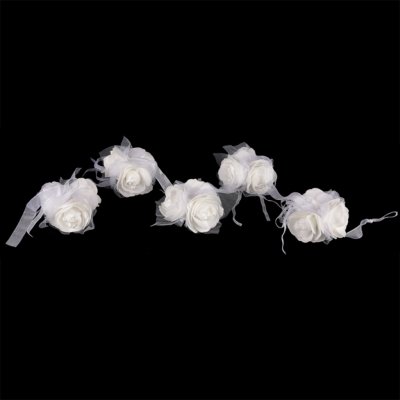 Girlanda z 5svazků růžiček po 3 květech na stuze bílá umělá dekorace PRZ2919 Art Art