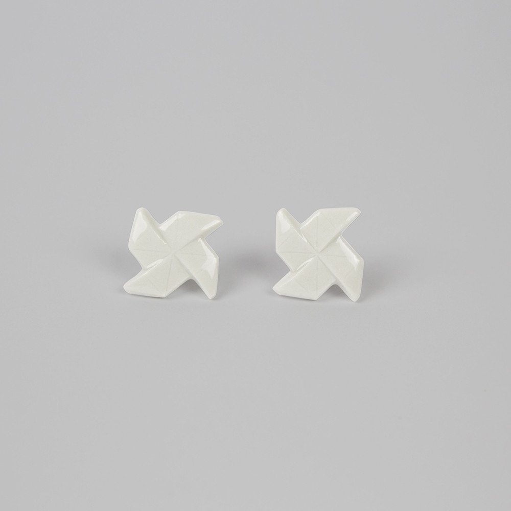 StehlikDesign porcelánové náušnice origami Větrníky bílé 933 |  Srovnanicen.cz