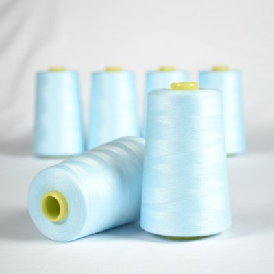 Takoy Overlock / coverlock polyesterová nit NTF 5000 barva světle modrá – Zboží Mobilmania