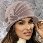 Krumlovanka dámský zimní klobouk s květem W-0639/540 světle starorůžový – Zboží Dáma