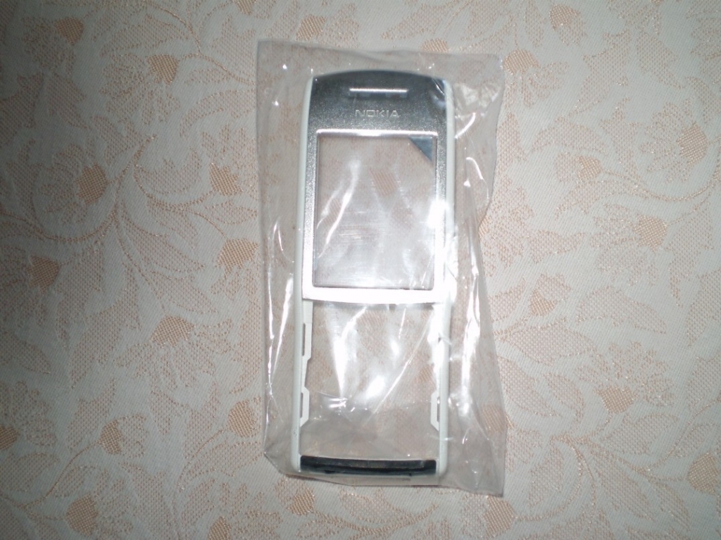 Kryt Nokia E50 přední bílý