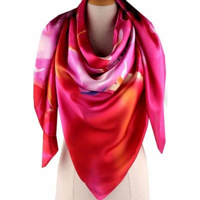 Velký saténový šátek s květy fuchsiová – Zboží Dáma