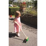 Bigjigs Toys zahradní metlička s dlouhou násadou zelená – Zboží Mobilmania