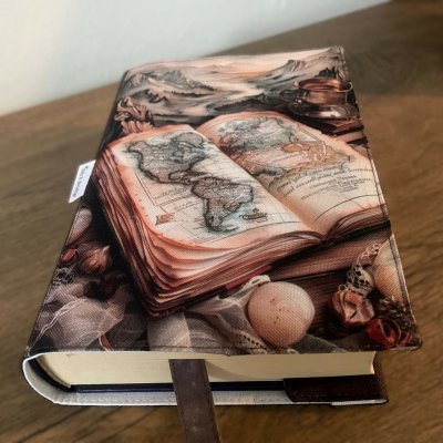 Mks Nastavitelný obal na knihu Staré mapy – Sleviste.cz