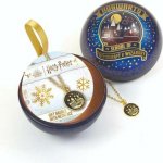 Carat Shop Vánoční koule Harry Potter s odznaky čokoládové žabky – Hledejceny.cz