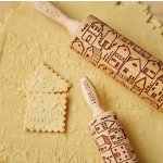 GoodyWoody Embosovaný váleček na těsto 24 cm Scandinavian City – Hledejceny.cz