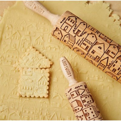 GoodyWoody Embosovaný váleček na těsto 24 cm Scandinavian City – Hledejceny.cz