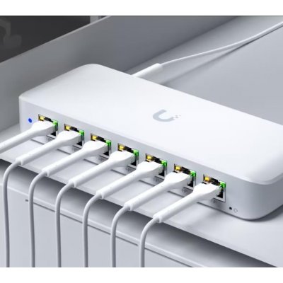 Ubiquiti Switch L2 UniFi USW-Ultra, 8-Port Gigabit, 7x PoE+-out, 1x PoE++ in, PoE budget 42W, bez AC adaptéru – Zbozi.Blesk.cz