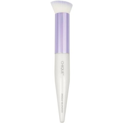 CHIQUE STUDIO ANGLE BLENDER Štětec na minerální make-up, pudr a tvářenku – Zboží Dáma