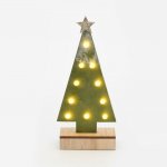 ACA Lighting dřevěná dekorace zelený strom se zlatou hvězdou 10 MINI LED na baterie 2xAA WW IP20 12.5X4.5X27cm X061011210 – Sleviste.cz