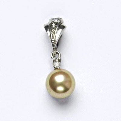 Čištín Stříbrný přívěšek s um. perlou, perla champagne se skutečným perleťovým leskem P 1207/1