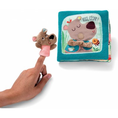 Lilliputiens Textilní knížka Medvěd Caesar s náprstkem 86863 – Sleviste.cz