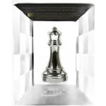 Hanayama Cast Chess Queen – Zbozi.Blesk.cz