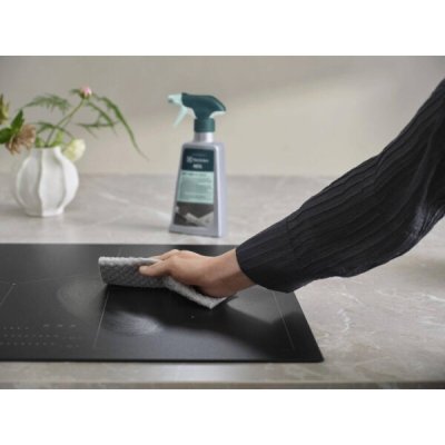 Electrolux M2HCMC01 Čistič varných desek MattCare 500 ml – Sleviste.cz