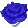 Prsteny Šperky eshop lesklý ocelový prsten modrá růže z pryskyřice BB2.18