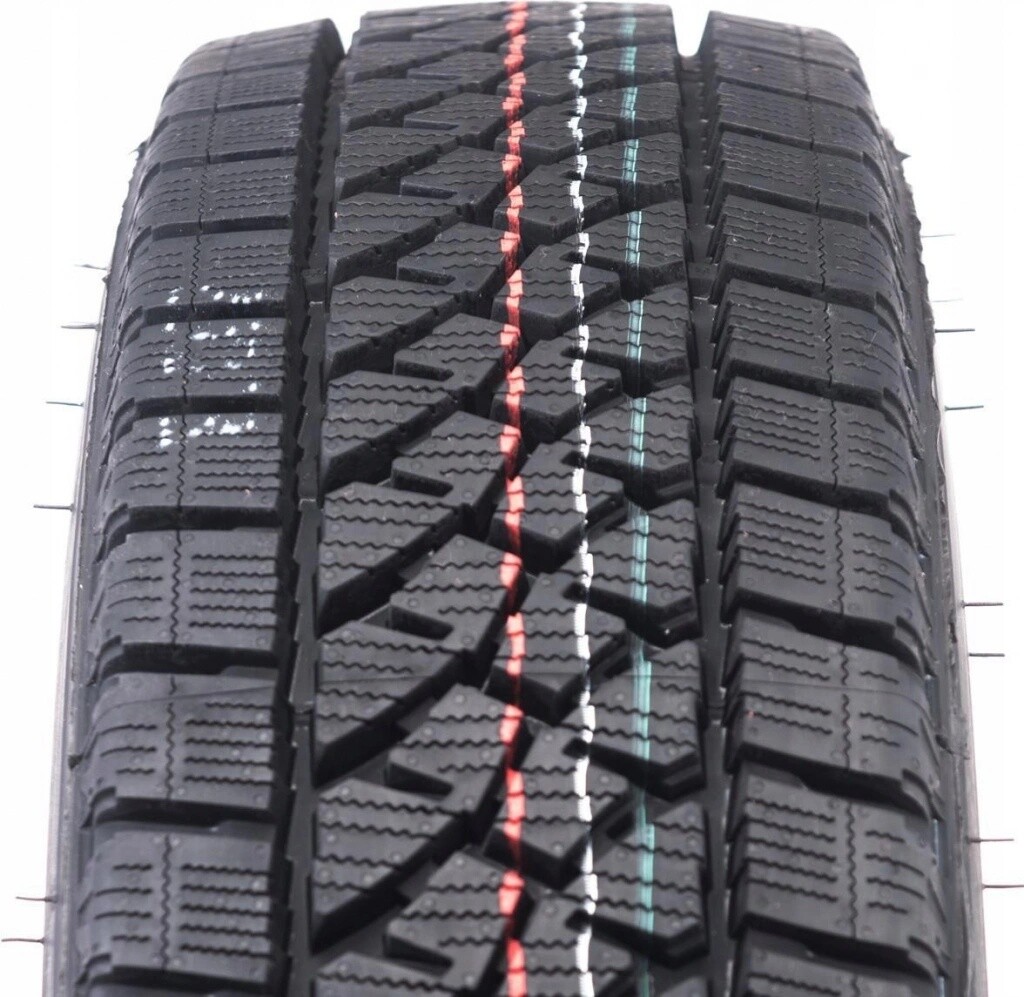 Bridgestone Blizzak W810 215/60 R17 104/102H