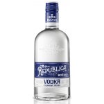 Božkov Republica Vodka z Cukrové Třtiny 40% 0,7 l (holá láhev) – Zboží Dáma