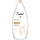 Přípravek do koupele Dove Silk Glow pěna do koupele 700 ml