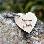 Přívěsek na klíče Originální dárek pro maminku ze dřeva – Zboží Mobilmania