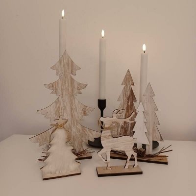 DECOLED Dřevěná dekorace na stůl stromeček 13,5 × 4 × 30 cm, stojící – Sleviste.cz