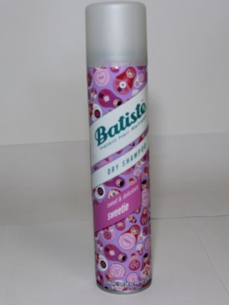 Batiste Dry Shampoo Fragrance Sweetie limited edition suchý šampon pro sladkou vůni vlasů 200 ml