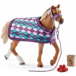 Schleich 42360 Anglický plnokrevník s přikrývkou – Sleviste.cz
