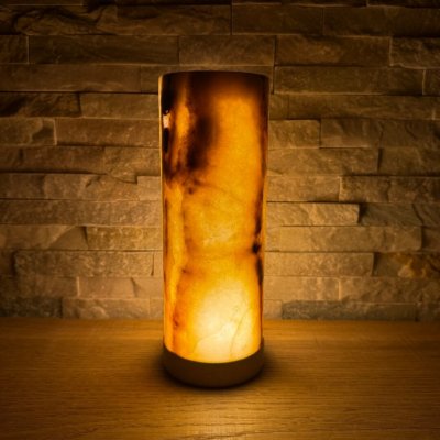 Svícen z přírodního kamene vysoký XL Varianta: Růžové/oranžové tóny – Sleviste.cz