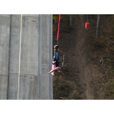 Bungee jumping pro dva Chomutov, 2 osoby, Tandem bungee jump – Hledejceny.cz