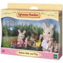 Sylvanian Families Mamka bílý králík s hrajícími si mláďaty EPOCH