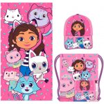 CurePink Ručník osuška s kšiltovkou a pytlíkem Gabby's Dollhouse Gábinin kouzelný domek Gábi s kočkami 70 x 140 cm [2200010481] – Zboží Mobilmania