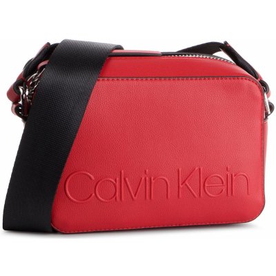 Calvin Klein Edged Camera Bag K60K605276 červená od 1 671 Kč - Heureka.cz