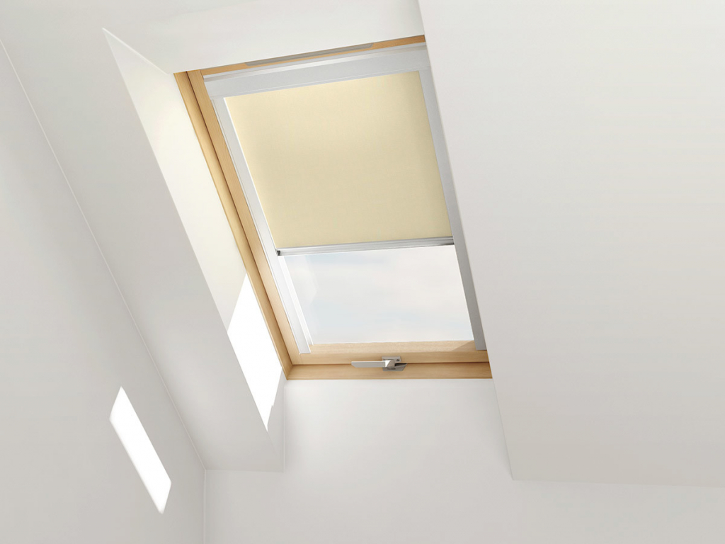 SOLSTRO zatemňovací roleta MultiFit - pro střešní okna VELUX, Fakro 134x140  cm béžová od 2 197 Kč - Heureka.cz