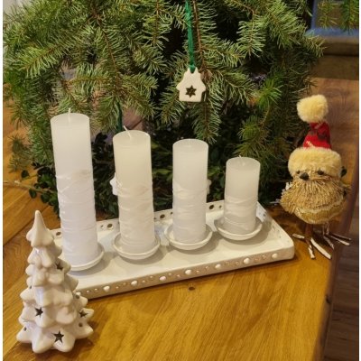 Adventní keramický svícen bílý na tácku – Sleviste.cz
