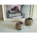 Chic Antique Zlatý kovový svícen s patinou na čajovou svíčku Rozměry (výška x průměr): 7 x 10 cm – Zboží Dáma