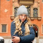 Pletená čepice s potiskem a umělou bambulí originál – Hledejceny.cz