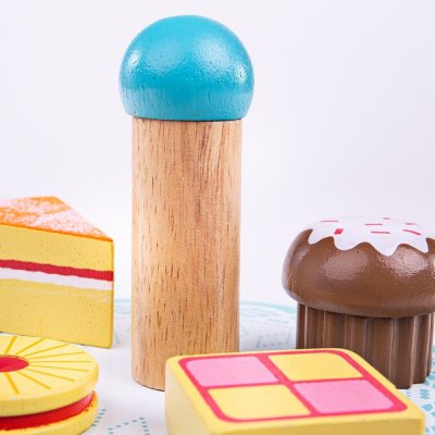 Bigjigs Toys stojan s dortíky – Zboží Mobilmania
