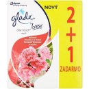 Osvěžovač vzduchu Glade by Brise One Touch Svůdná pivoňka a višeň mini spray náhradní náplň osvěžovač vzduchu 3 x 10 ml