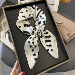 hedvábný šátek bílo-černý v dárkovém balení – Zboží Mobilmania