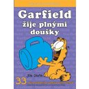 Garfield žije plnými doušky -- 33.knihy sebraných Garfieldových stripů - J. Davis