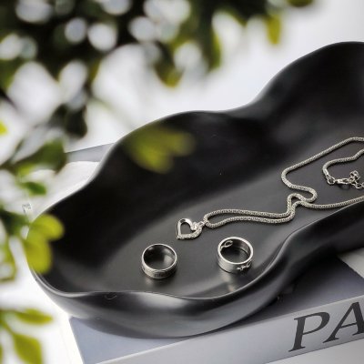 DESS Craft Studio Lago – Černá dekorační mísa s nadčasovou elegancí Barva: 2 - Tmavě černá – Hledejceny.cz