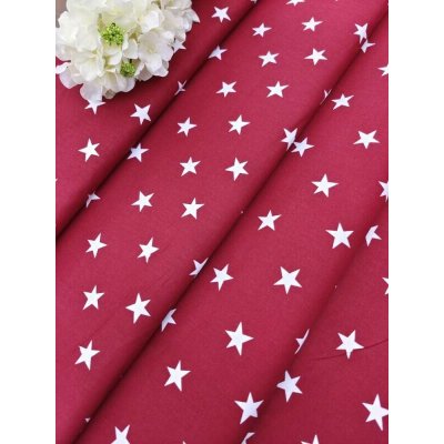 Látka 100% bavlna - velké bílé hvězdy na vínové – Zboží Dáma