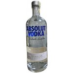 Absolut Vodka 40% 1 l (holá láhev) – Zboží Dáma