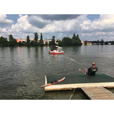 Jízda na vodních lyžích za motorovým člunem - Jízda na vodních lyžích za motorovým člunem - pokročilí – Zboží Mobilmania
