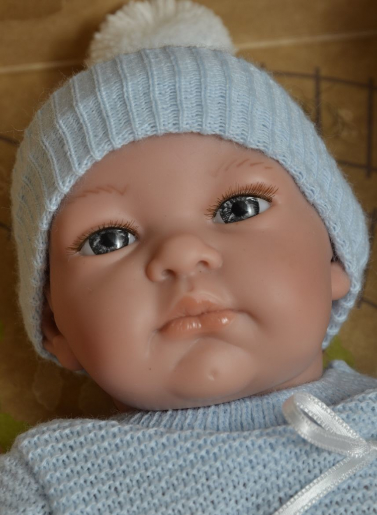 Lamagik Realistické miminko chlapeček Malý John v modrém svetříku